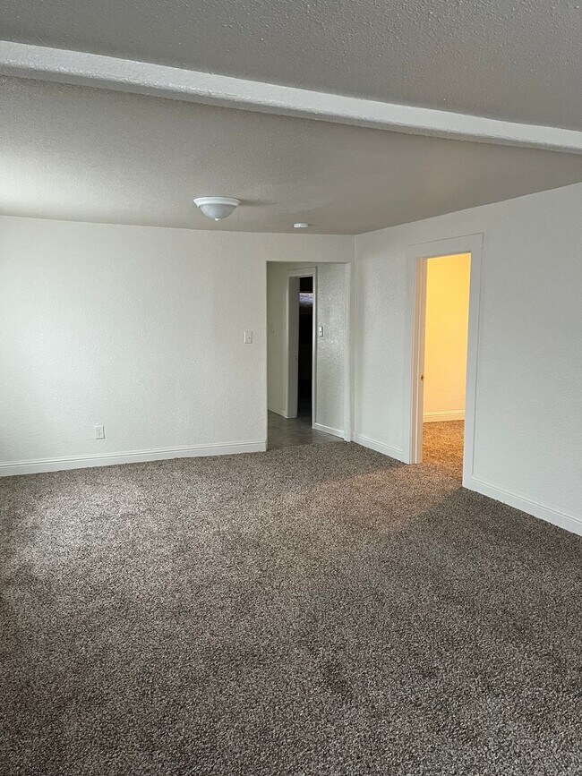 Building Photo - w7265e