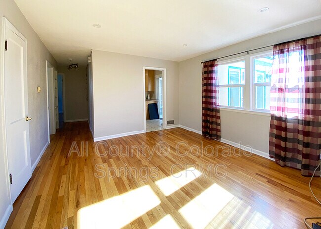 Building Photo - 407 N 31st St