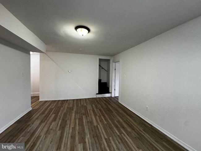 Building Photo - 323 E Vine St