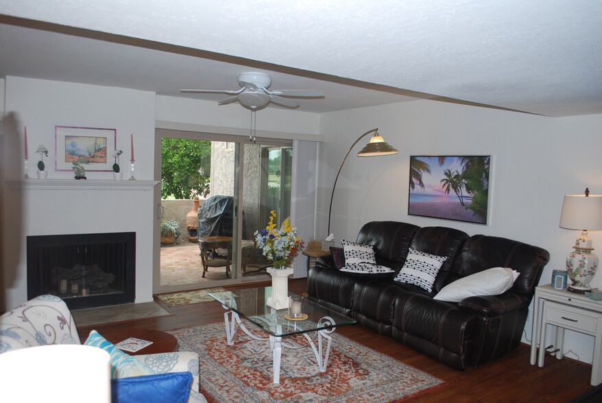 Living Room View Towards Patio - 7348 N Via Camello del Norte