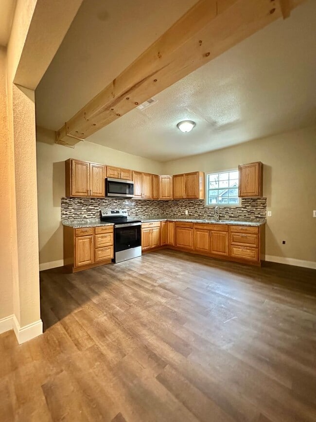 Building Photo - COMING MAY 2026!!! - Fully Remodeled 3-Bedroom Home w/ Bonus Room!!