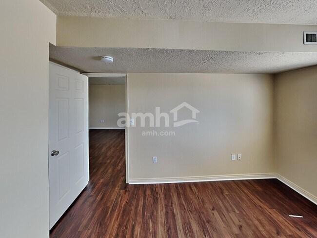 Building Photo - 339 W 2450 N