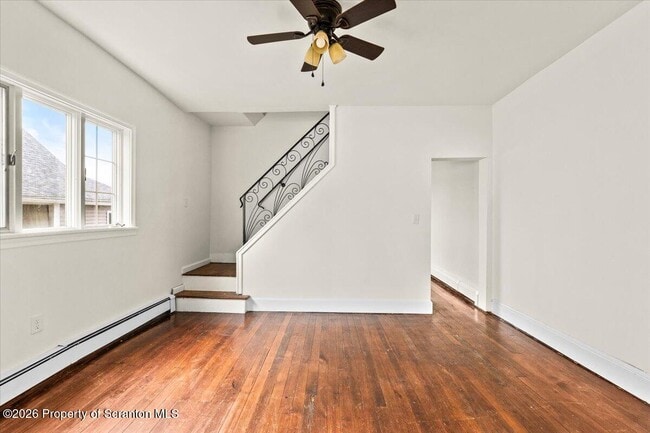 Building Photo - 714 Carmalt St