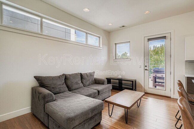 Building Photo - 1212 Perry St