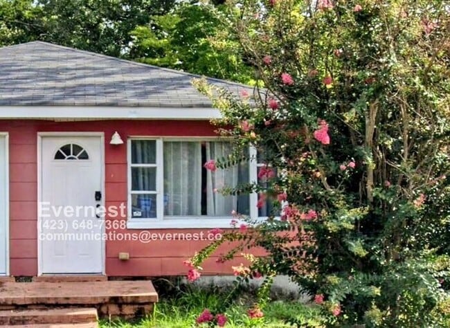 Primary Photo - 1-Bedroom, 1-Bathroom Duplex with Convenie...