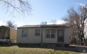 Building Photo - South Side 2Bed Small Family Home!! Make R...