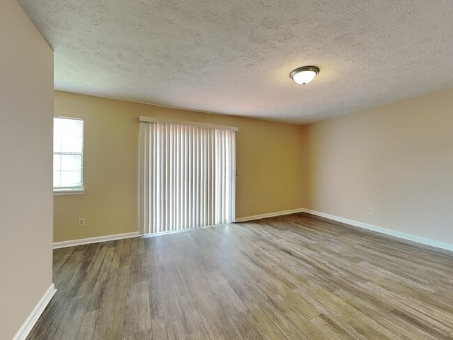 Building Photo - Lovely 3 Bed located in Stone Mountain.