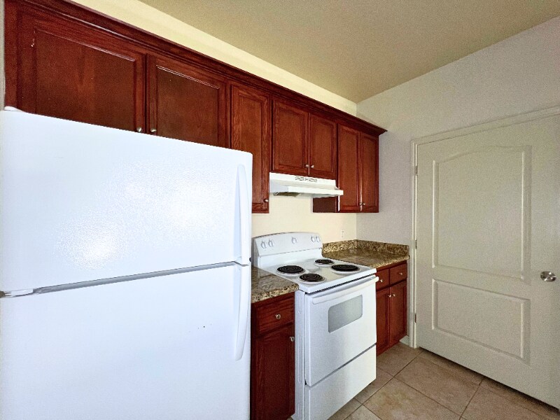 Building Photo - 1601 Jacaman Rd