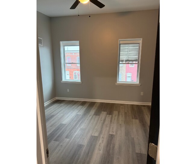 Building Photo - 3718 E Lombard St