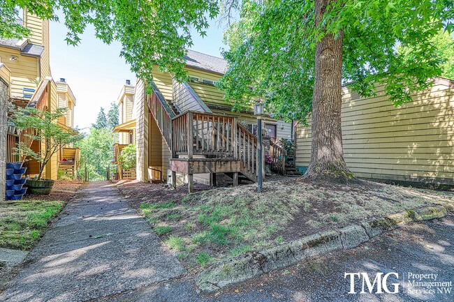 Building Photo - Amazing Open concept Condo in a secluded c...