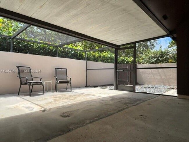 Building Photo - 10953 SW 122nd Ct