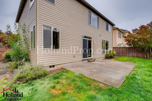 Building Photo - Spacious & Stylish 4-Bedroom Home in Desirable Northwest Portland