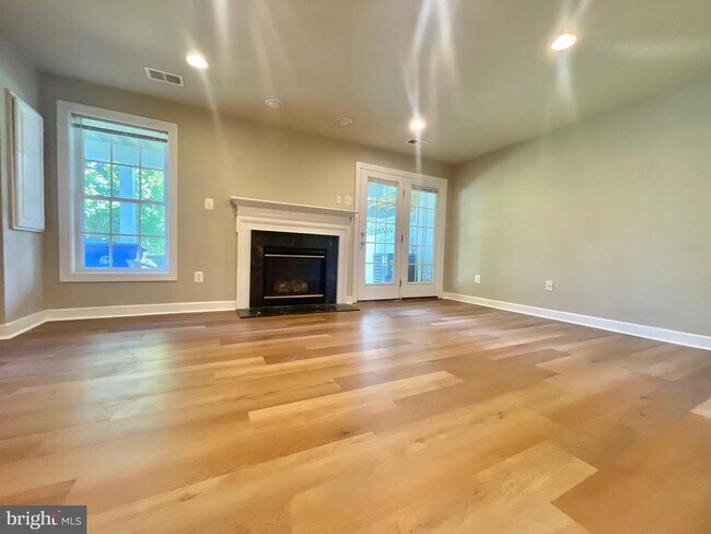 Building Photo - 3550 Tabard Ln