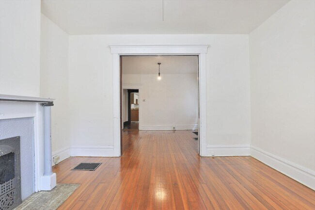 Building Photo - 5 Bedroom Right off of High St - OSU Campus