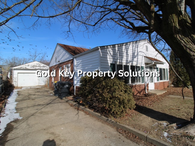 Building Photo - MEADOWBROOK AREA 2 BR 1 BA House with Central Air and Bonus Room (NO SECTION 8)