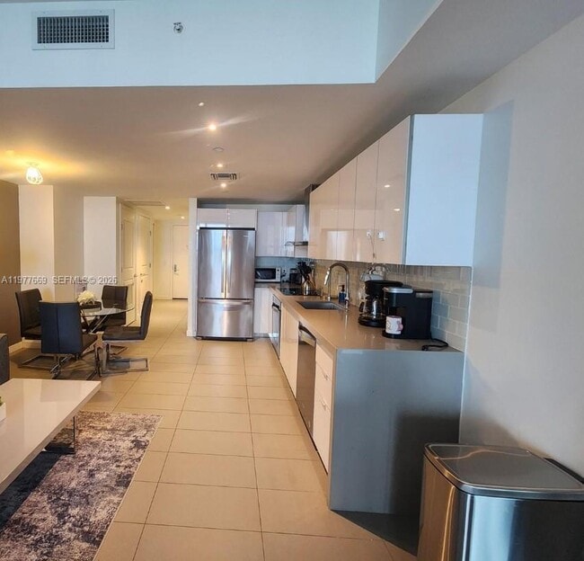 Building Photo - 1600 NE 1st Ave