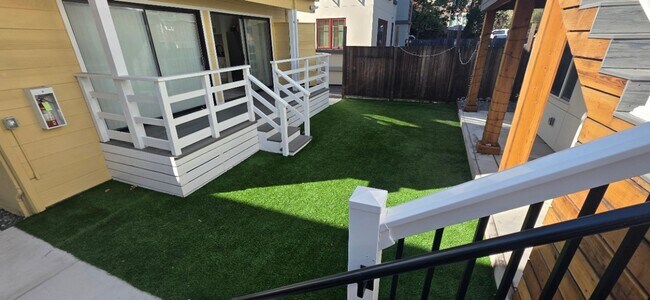 Building Photo - College Ave Apartment for Rent