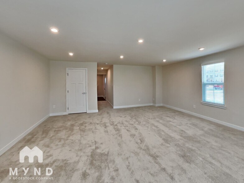 Building Photo - 2203 Doby Creek Ln