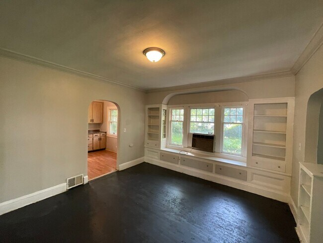 Building Photo - SECTION 8 and EDEN Accepted!! Fully renovated 3 BR Home!!