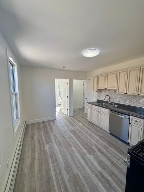 Building Photo - 7 Franklin Ave