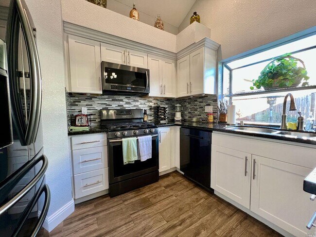 Building Photo - 2454 Wine Country Ave