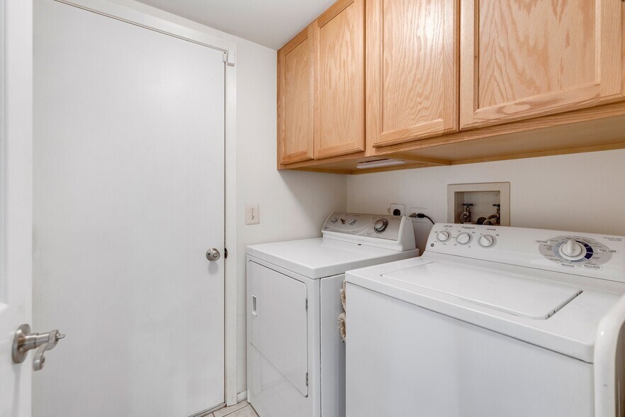 Building Photo - 2344 County Farm Ln