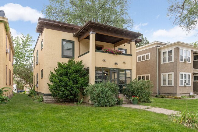 Building Photo - 3845 Grand Ave S