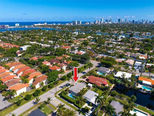 Building Photo - 930 N 11th Ct