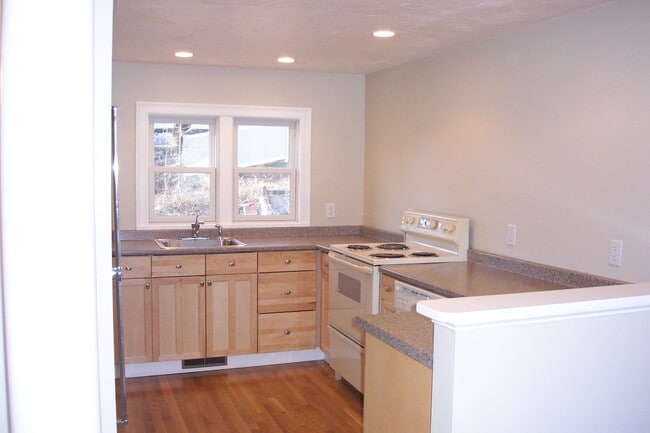 Primary Photo - 13 Wards Ln