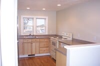 Building Photo - 13 Wards Ln