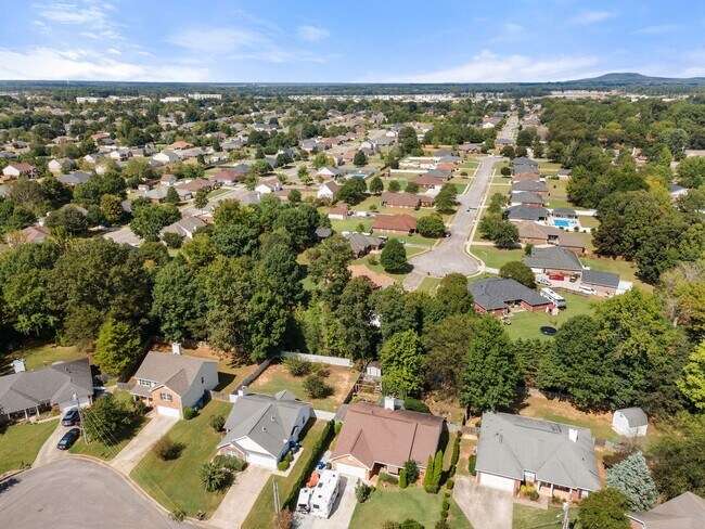 Building Photo - Great Location in the Heart of Madison!