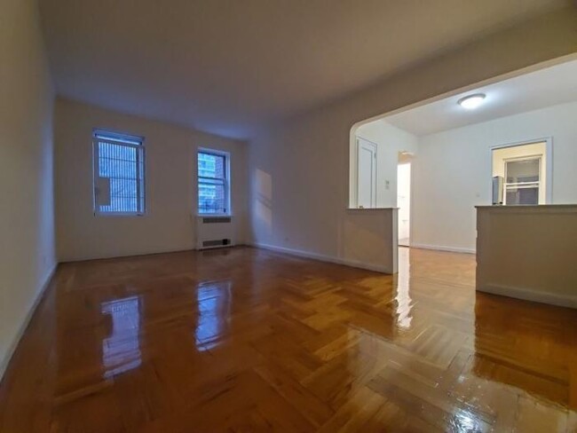 Building Photo - 1 bedroom in BRONX NY 10463