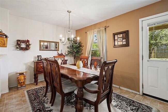 Building Photo - 206 Black