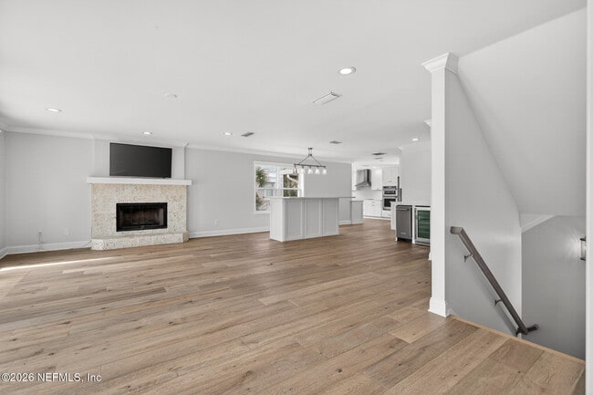 Building Photo - 1766 Beach Ave