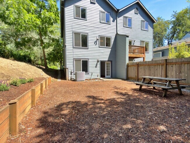 Building Photo - 8807 N Tyndall Ave