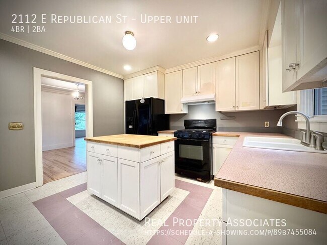 Building Photo - 2112 E Republican St