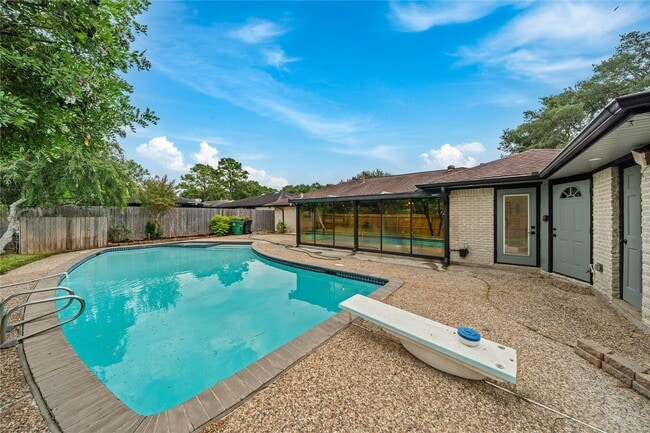 Building Photo - 9022 Quebec Dr