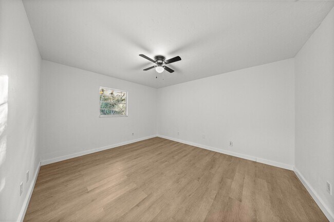 Building Photo - 2931 SE 52nd Ave