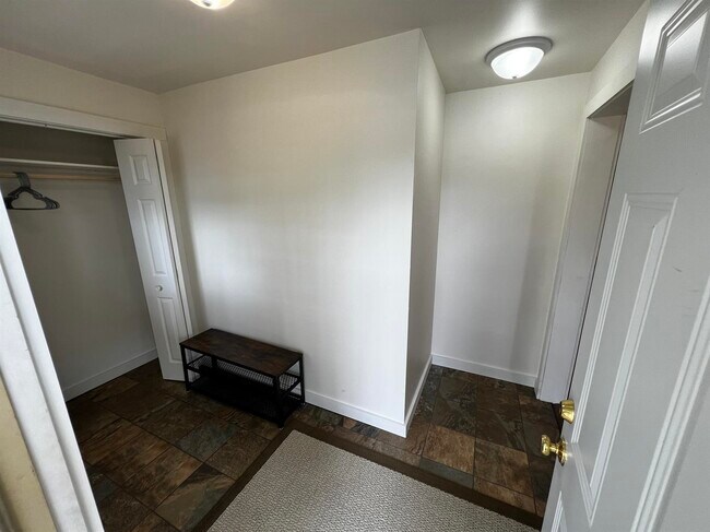 Building Photo - 9197 Cty J-Unit A