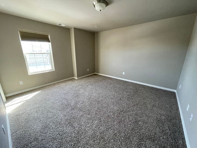 Building Photo - BEAUTIFUL HOME OFF BLACK FOREST & WOODMEN!!