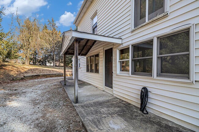 Building Photo - Charming 3-Bedroom Home in Quiet Neighborhood