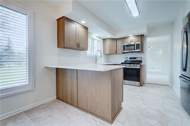 Building Photo - 399 French Rd