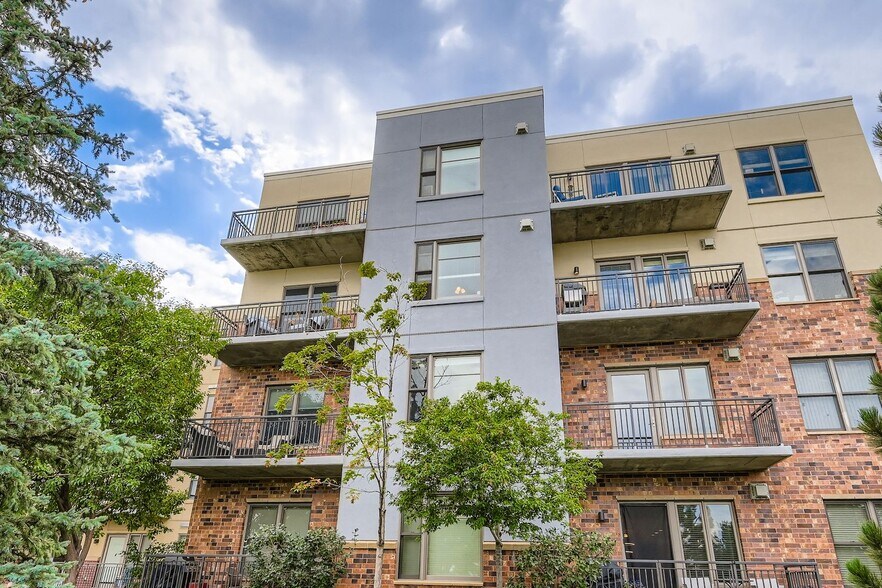 Building Photo - 3401 Arapahoe Ave