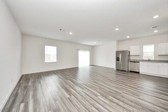 Building Photo - 10306 Valley Vista Dr