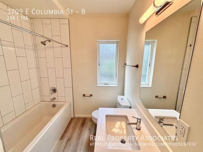 Building Photo - 1709 E Columbia St