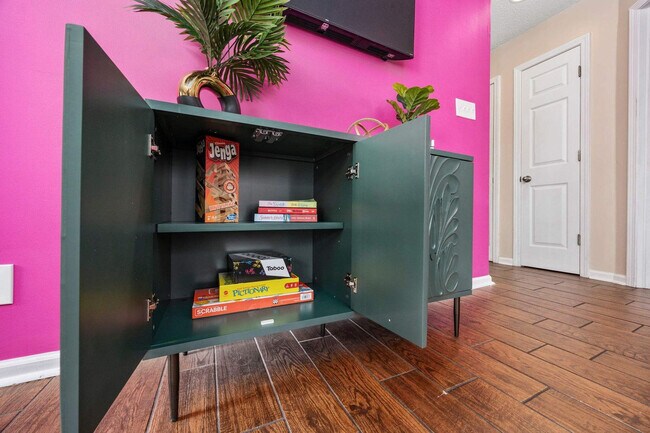 Building Photo - 414 28th Ave N