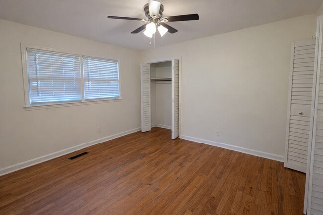 Building Photo - 800 N Briarcliff Rd