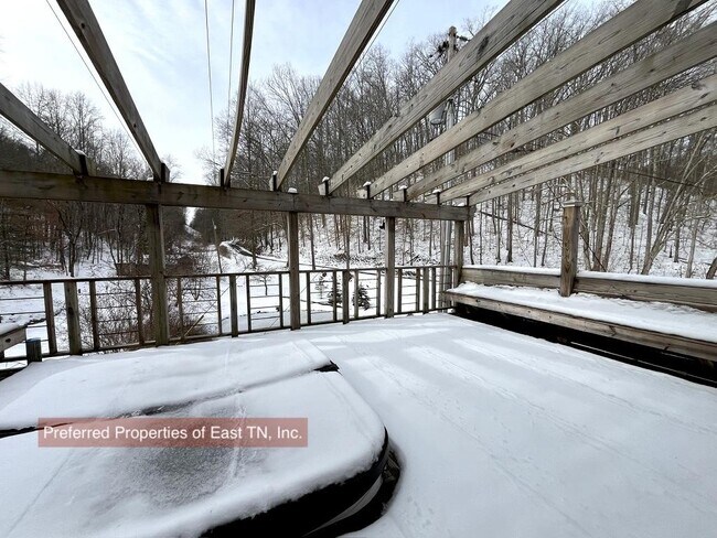 Building Photo - 709 Brown Mountain Rd