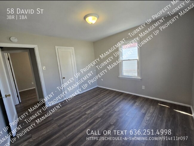 Building Photo - 58 David St