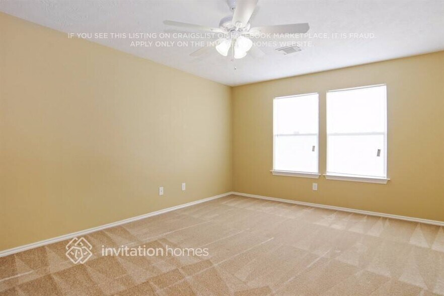 Building Photo - 15011 Roche Rock Dr